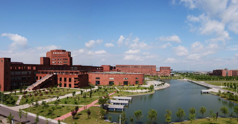 江西師范大學(xué)旭潔洗地機客戶案例-<a href=http://syuemu.cn target=_blank class=infotextkey>洗地機生產(chǎn)廠</a>家